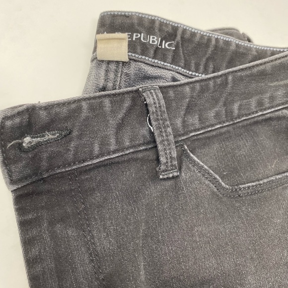 Women’s Banana Republic Black Distressed Wash Skinny Jeans - Picture 2 of 6